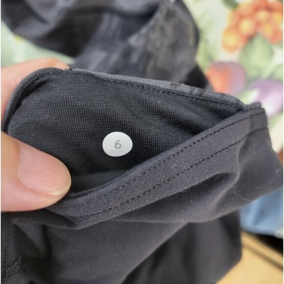 LULULEMON Practice Daily Crop Leggings in Brisk Bloom Black Soot Floral Print 6 - Picture 9 of 9